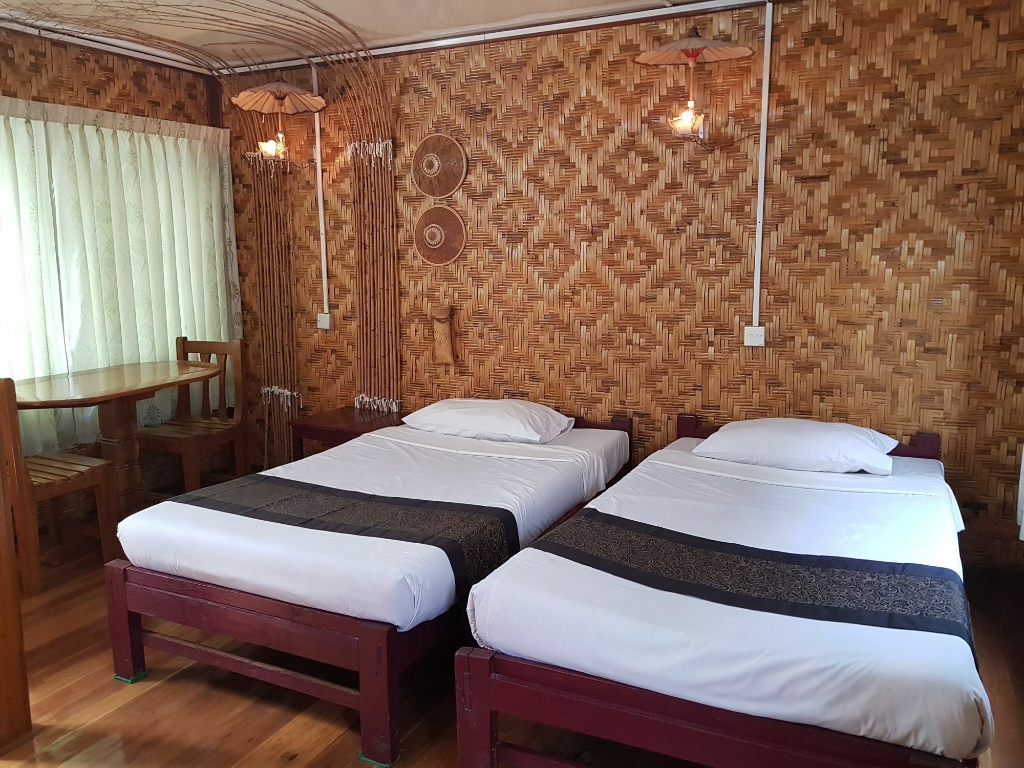Mingalar Inn Inle Lake Eksteriør bilde